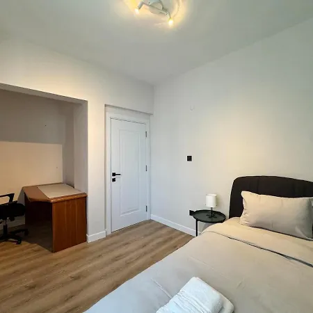 Moda Avenue At Heart Of Moda 3 Bedroom 180m2 *